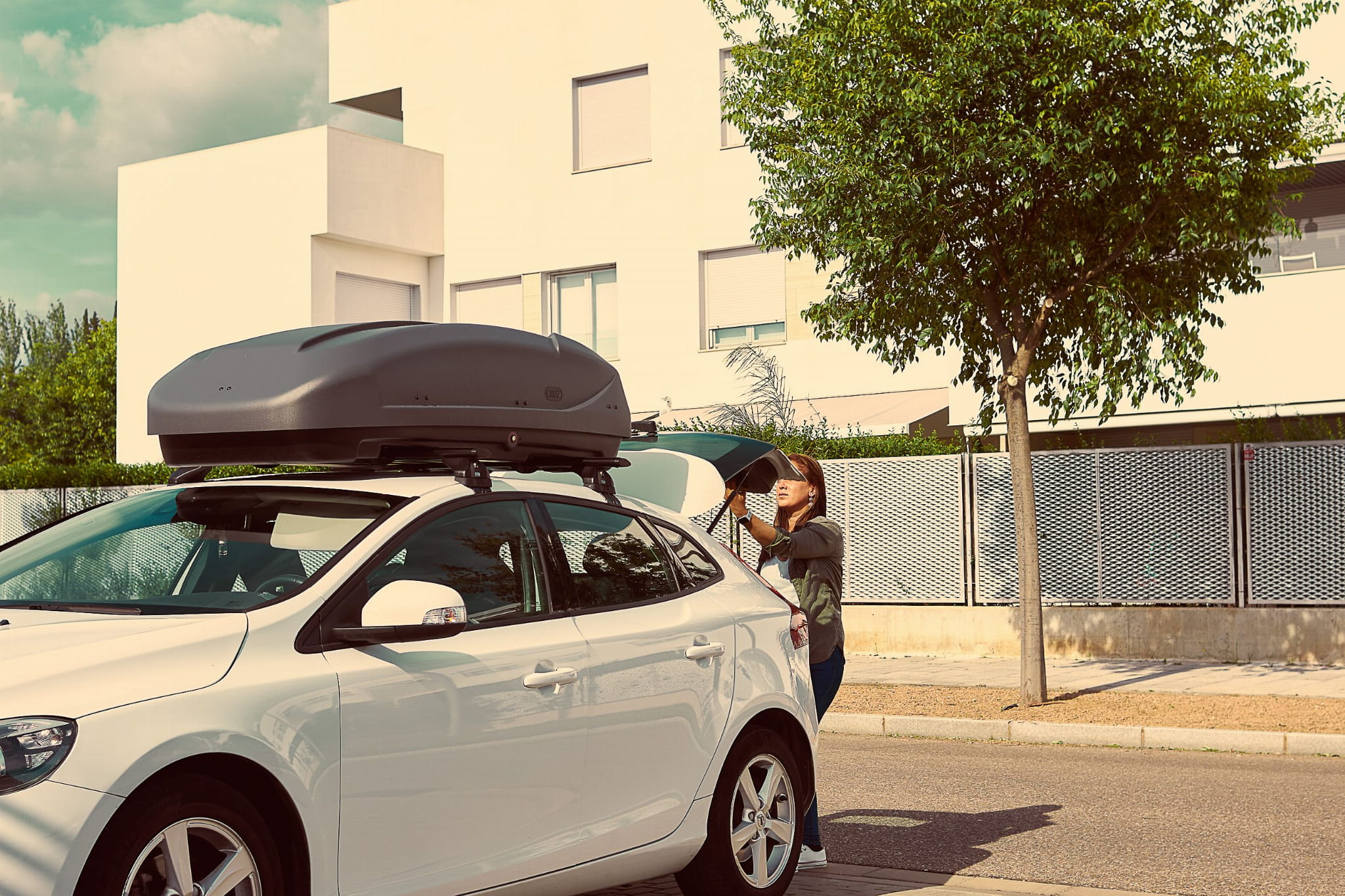 Boks dachowy CRUZ Paddock 400N czarny błyszczący (CR 940-705) - obrazek 8