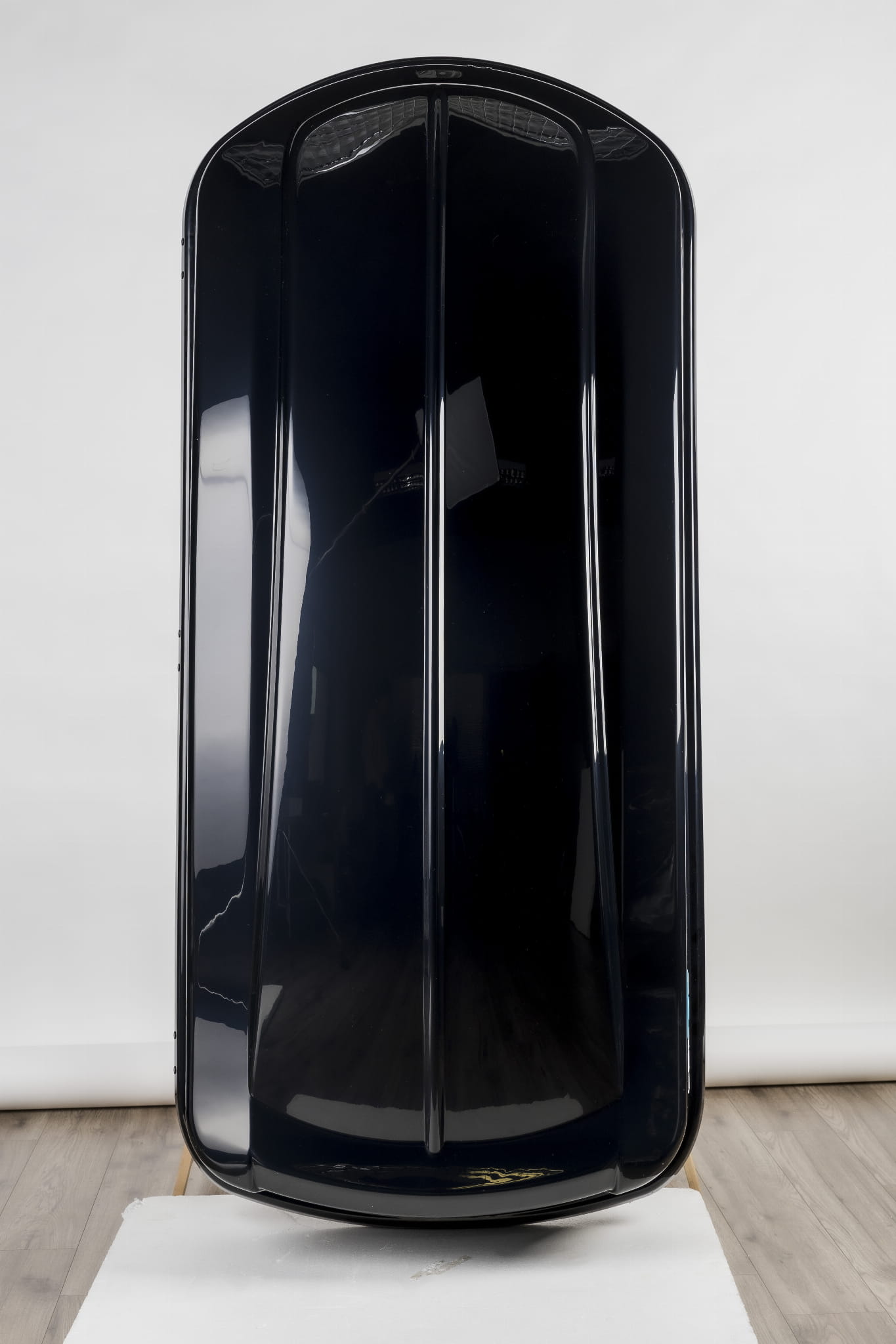 Boks dachowy Space 630 czarny błyszczący - obrazek 8