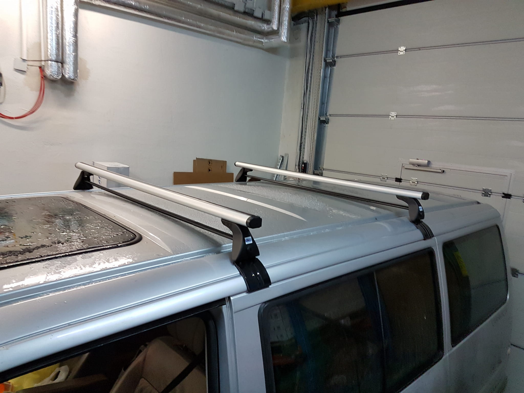 Bagażnik dachowy Volkswagen Transporter T4 (CRUZ 933-338 + AF2-138)