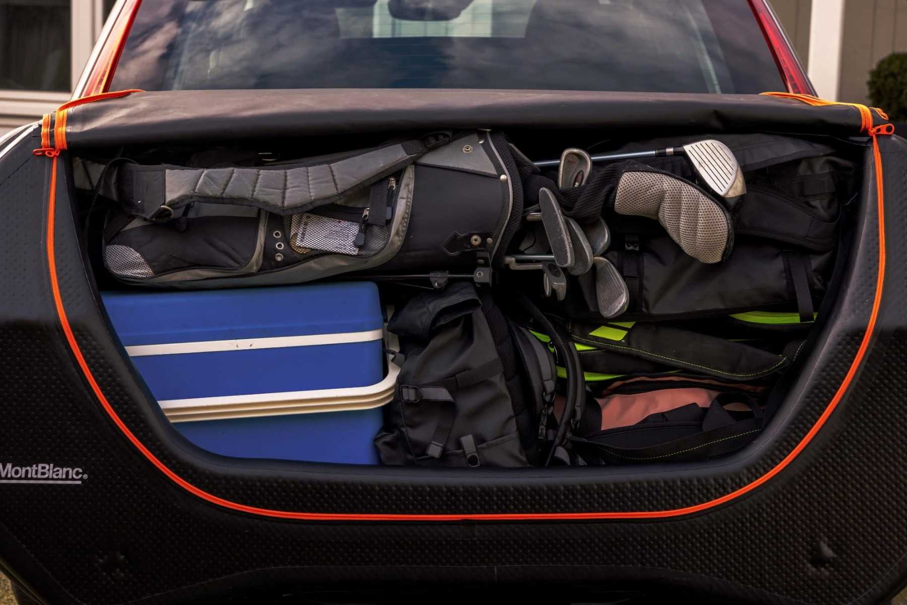 Boks na tył samochodu do wielu platform rowerowych na hak MONT BLANC Senja Cargo Box - obrazek 2